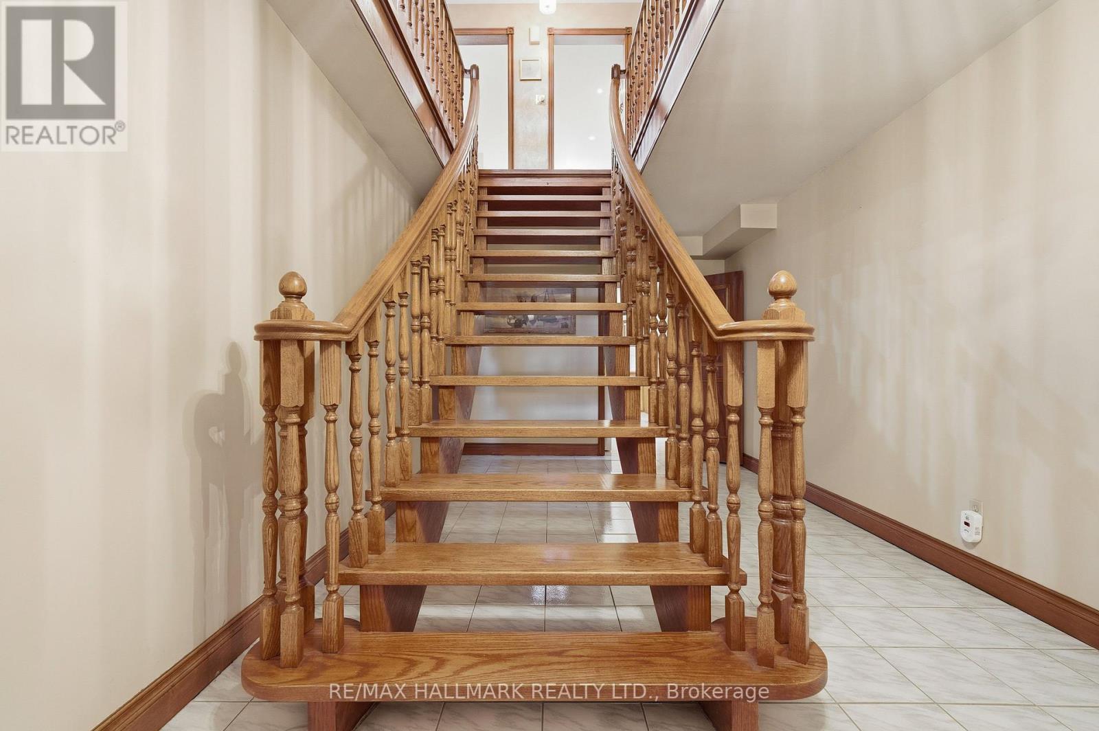 24 Whalen Court, Richmond Hill, Ontario  L4C 9T4 - Photo 45 - N12502736