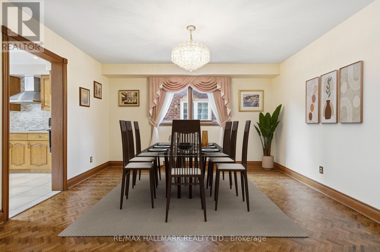 24 Whalen Court, Richmond Hill, Ontario  L4C 9T4 - Photo 9 - N12502736