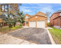 24 WHALEN COURT, Richmond Hill, Ontario