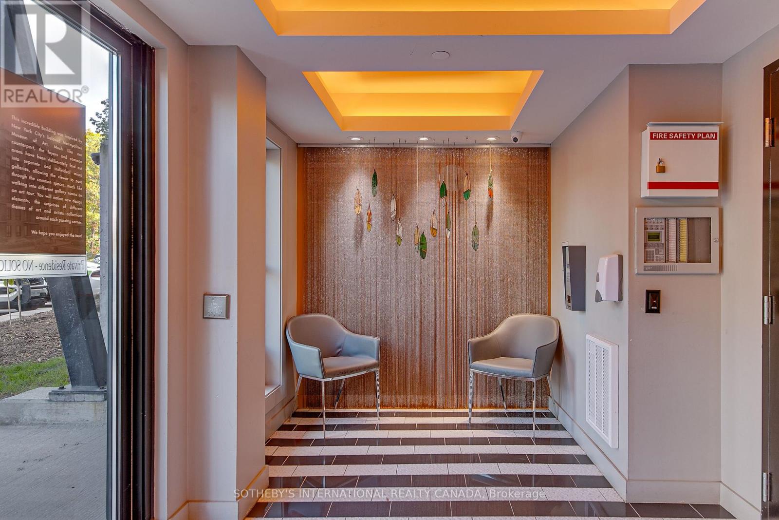 609 - 304 Essa Road, Barrie (Ardagh), Ontario  L4N 9C5 - Photo 2 - S12502730