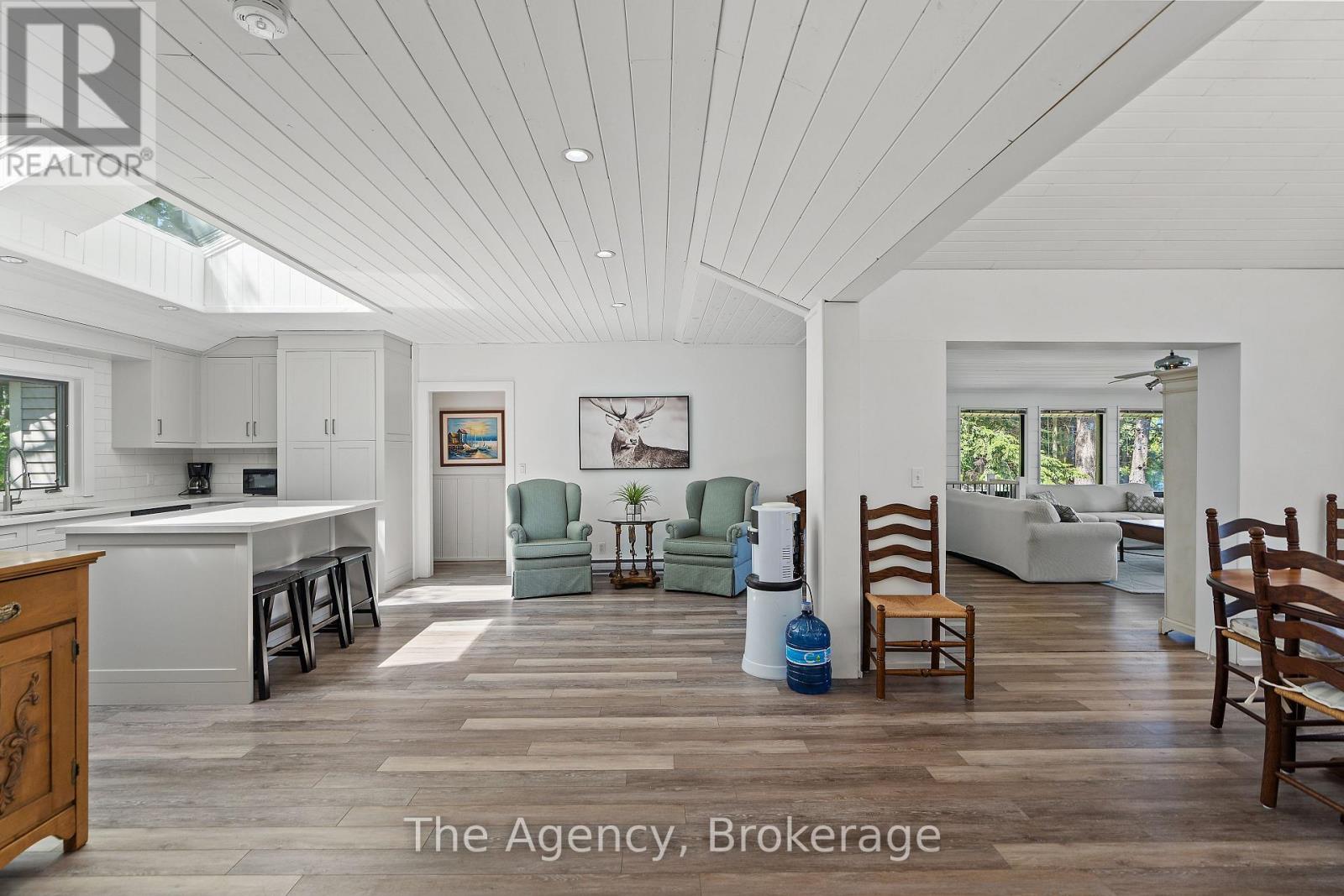 1059 Hallet Road, Muskoka Lakes, Ontario  P0B 1J0 - Photo 9 - X12502808