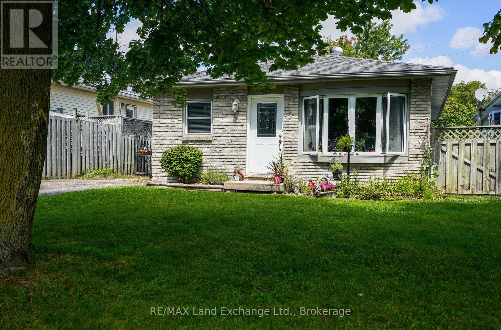 824 Andrew Malcolm Drive, Kincardine, Ontario  N2Z 1M6 - Photo 33 - X12502836