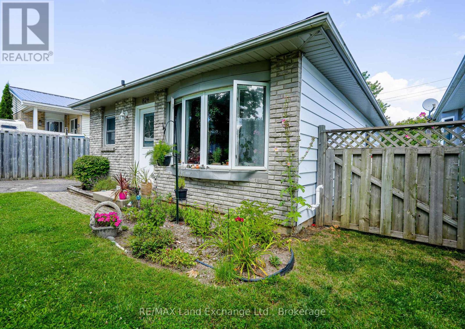 824 Andrew Malcolm Drive, Kincardine, Ontario  N2Z 1M6 - Photo 34 - X12502836