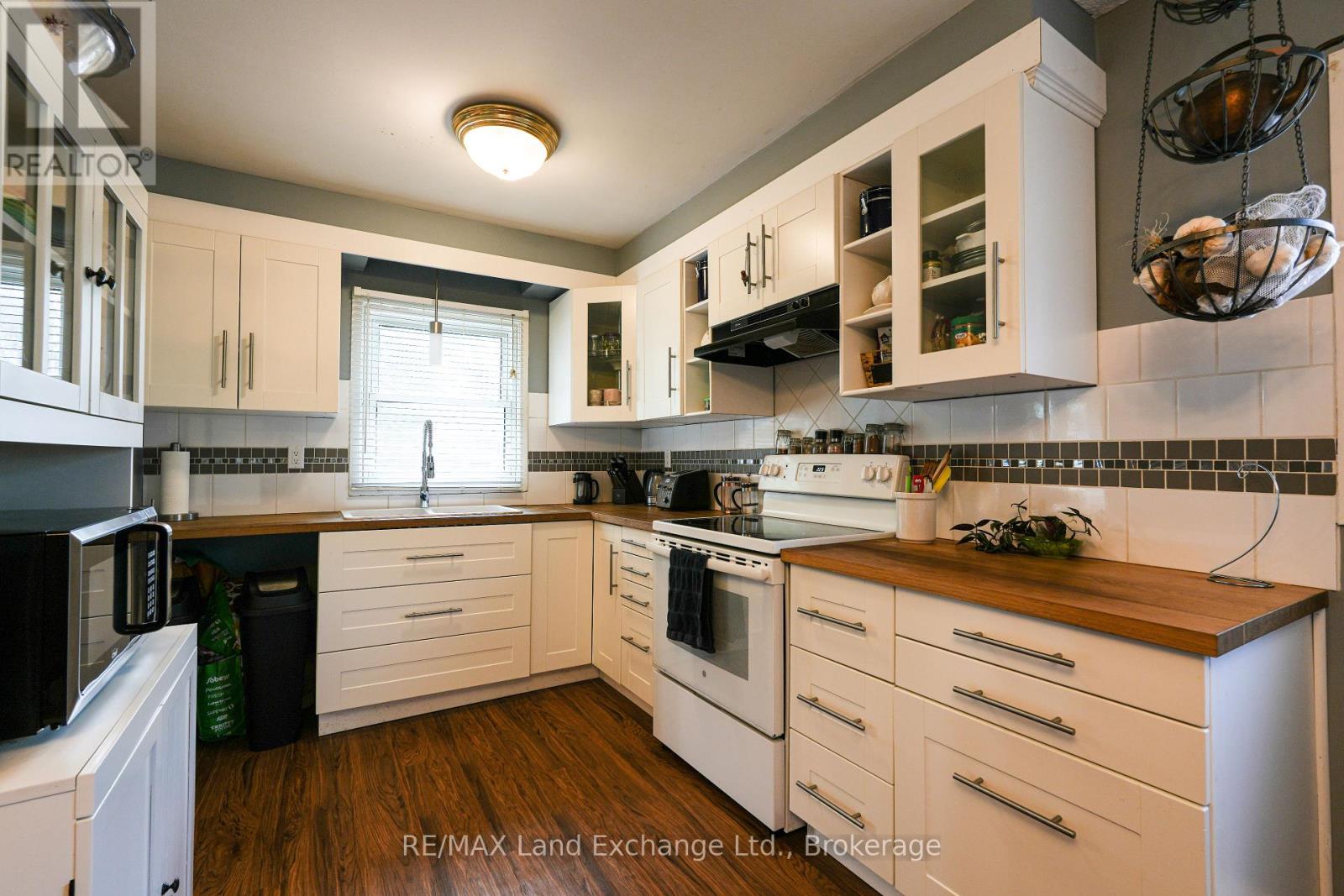 824 Andrew Malcolm Drive, Kincardine, Ontario  N2Z 1M6 - Photo 6 - X12502836