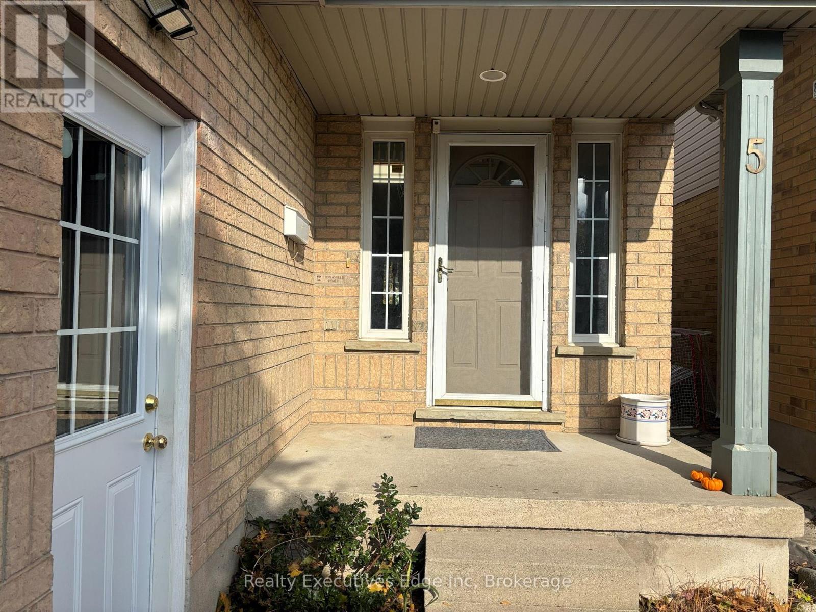 Main - 5 Camm Crescent, Guelph, Ontario  N1L 1J9 - Photo 2 - X12503104