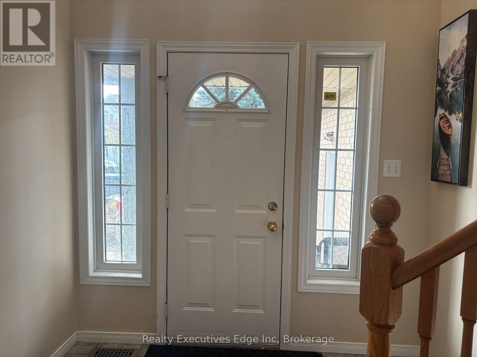 Main - 5 Camm Crescent, Guelph, Ontario  N1L 1J9 - Photo 3 - X12503104