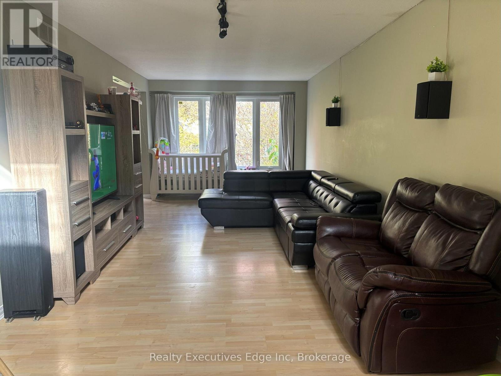 Main - 5 Camm Crescent, Guelph, Ontario  N1L 1J9 - Photo 5 - X12503104