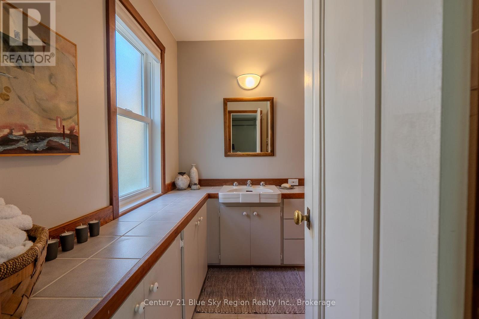 857 Bourke Street, North Bay, Ontario P1B 3K5 - Photo 10 - X12403723