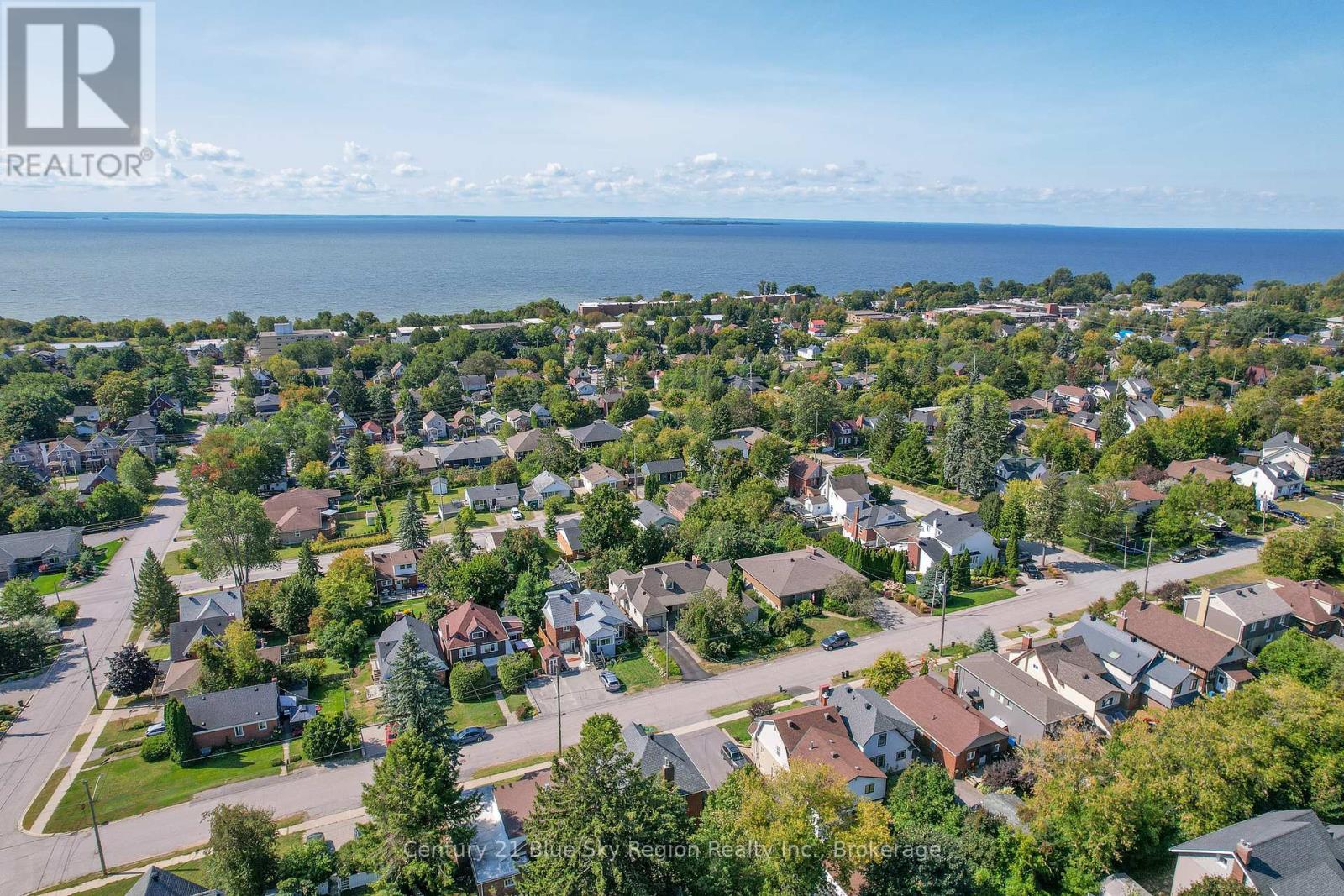 857 Bourke Street, North Bay, Ontario P1B 3K5 - Photo 2 - X12403723