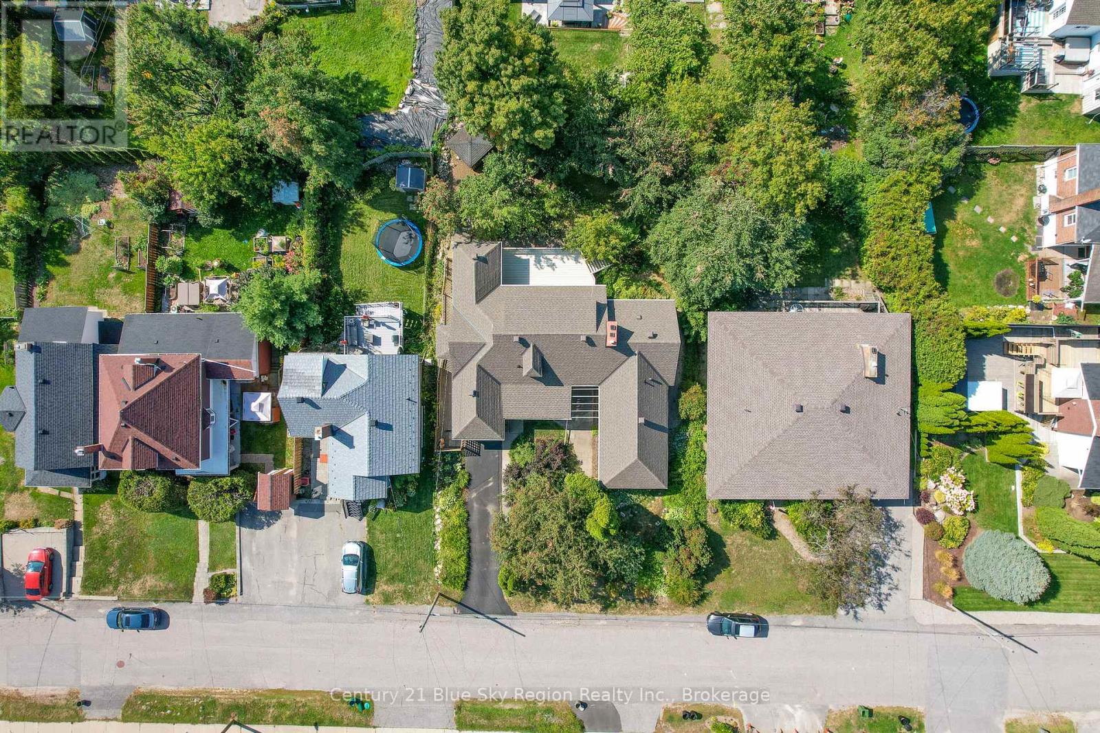 857 Bourke Street, North Bay, Ontario P1B 3K5 - Photo 3 - X12403723