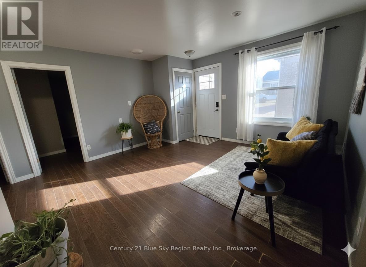 781 Lalande Road, West Nipissing, Ontario P2B 2V3 - Photo 10 - X12418548