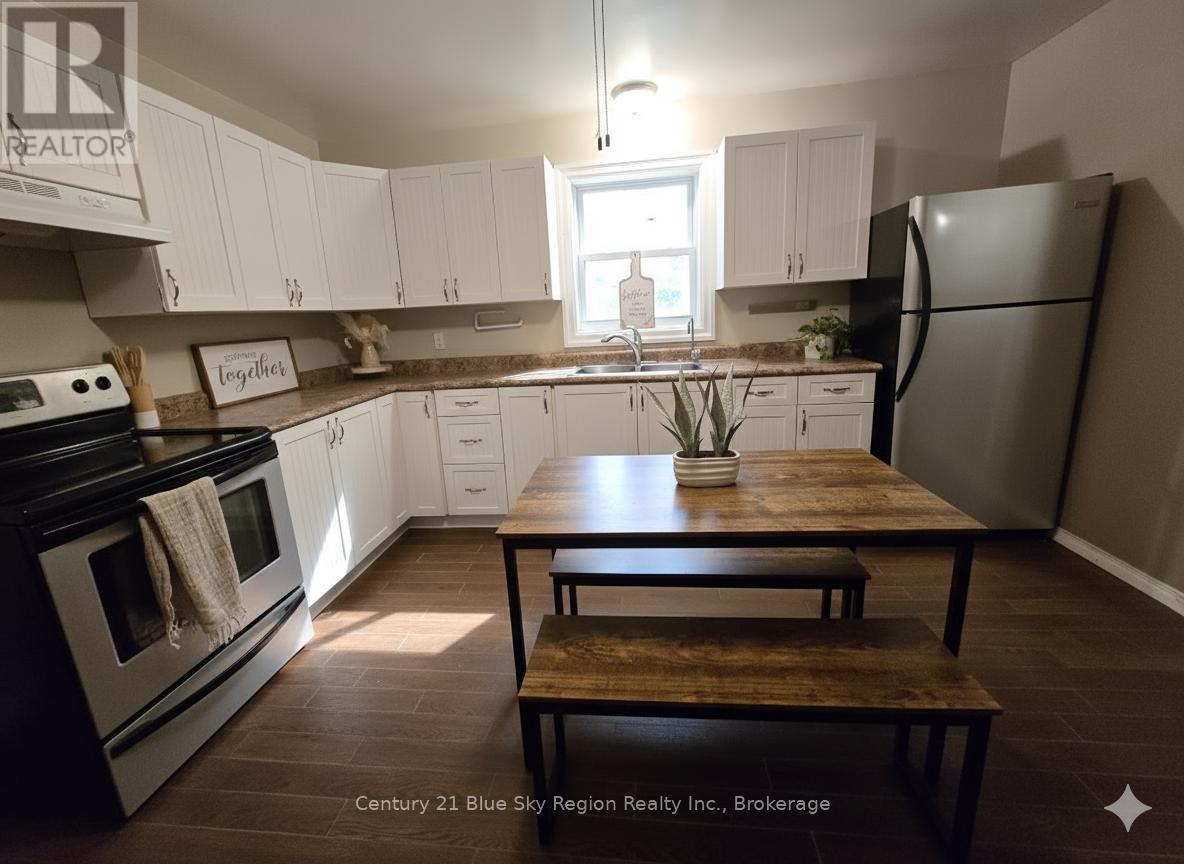 781 Lalande Road, West Nipissing, Ontario P2B 2V3 - Photo 2 - X12418548