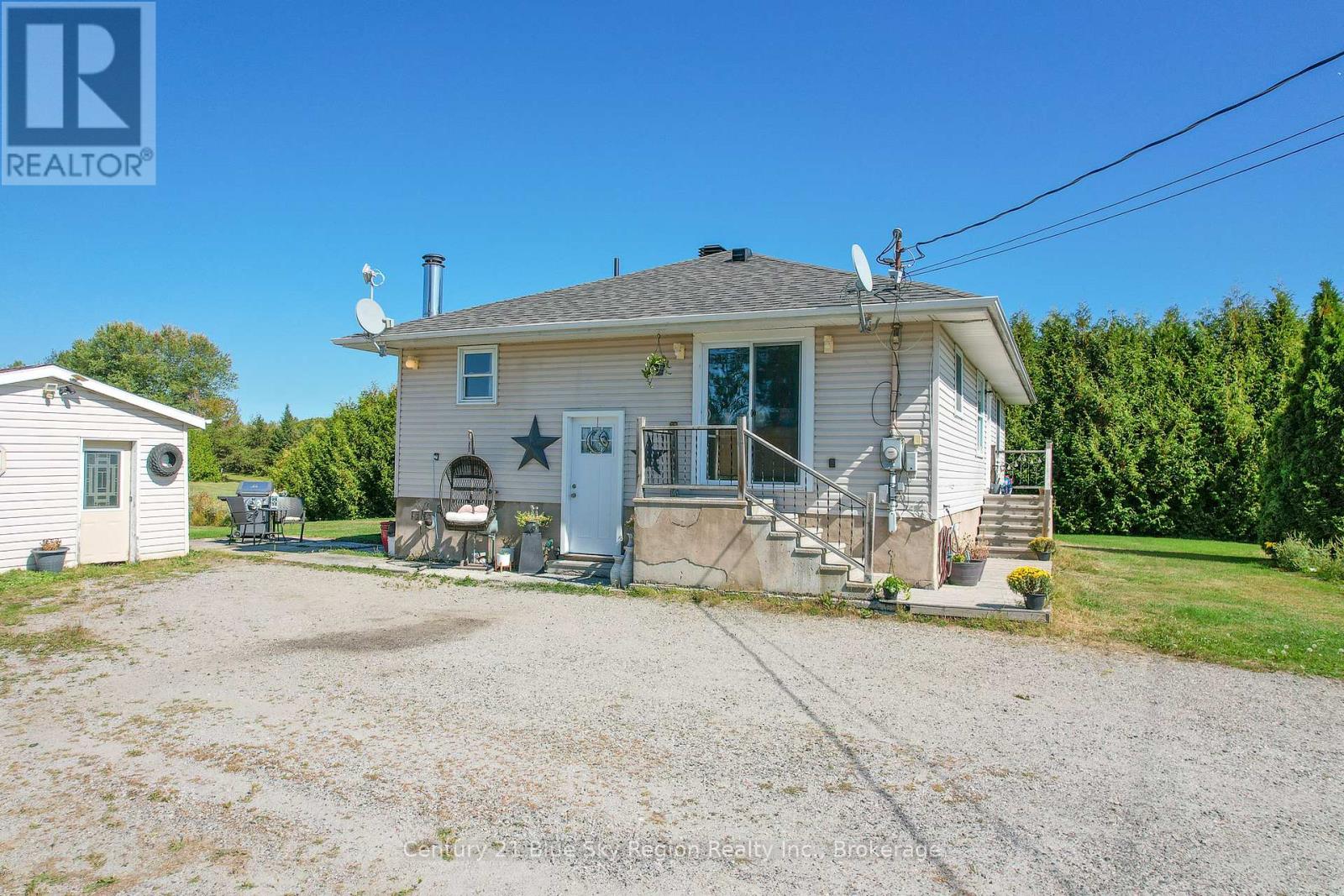 781 Lalande Road, West Nipissing, Ontario P2B 2V3 - Photo 32 - X12418548