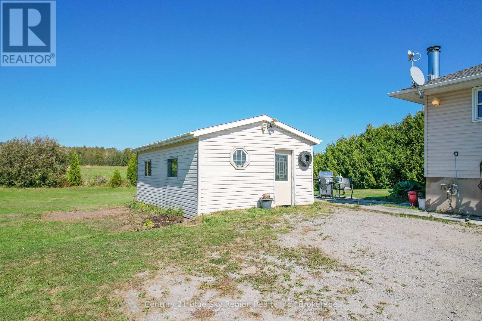 781 Lalande Road, West Nipissing, Ontario P2B 2V3 - Photo 34 - X12418548