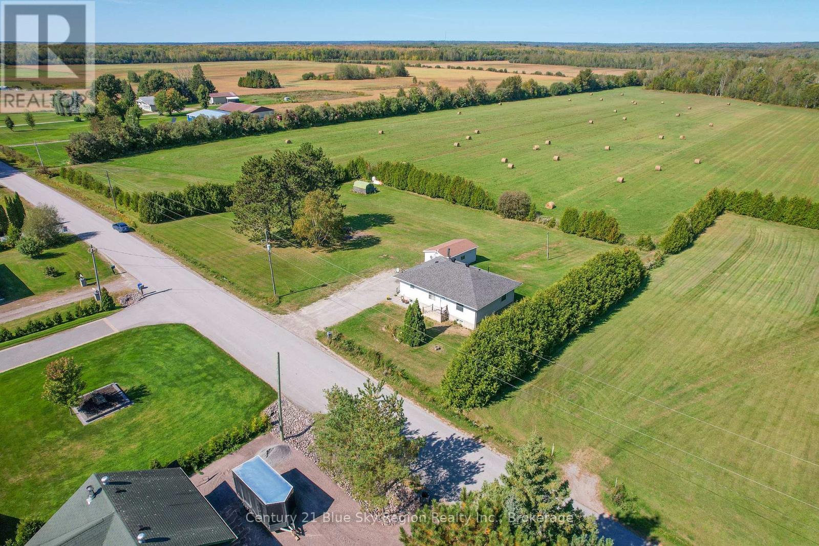 781 Lalande Road, West Nipissing, Ontario P2B 2V3 - Photo 39 - X12418548