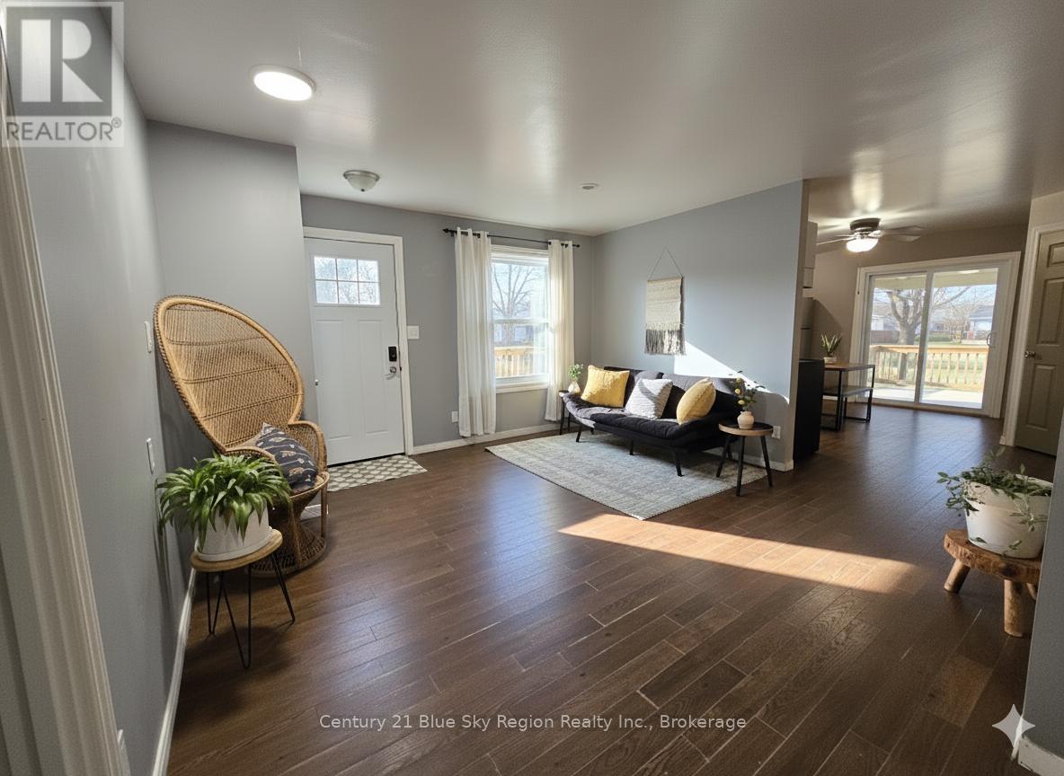 781 Lalande Road, West Nipissing, Ontario P2B 2V3 - Photo 6 - X12418548