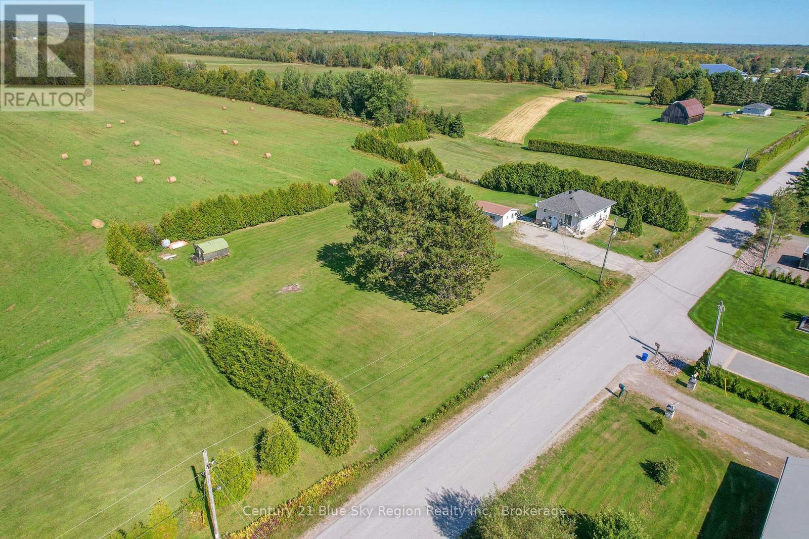 781 Lalande Road, West Nipissing, Ontario P2B 2V3 - Photo 38 - X12418548
