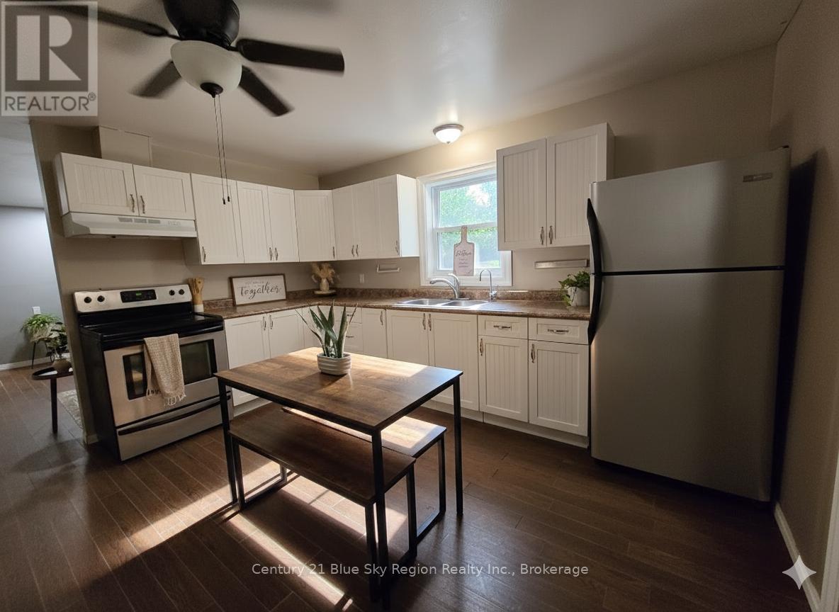 781 Lalande Road, West Nipissing, Ontario P2B 2V3 - Photo 4 - X12418548