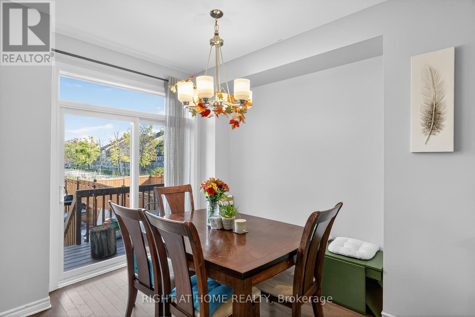 772 Cedar Creek Drive, Ottawa, Ontario  K1T 0B2 - Photo 6 - X12481959