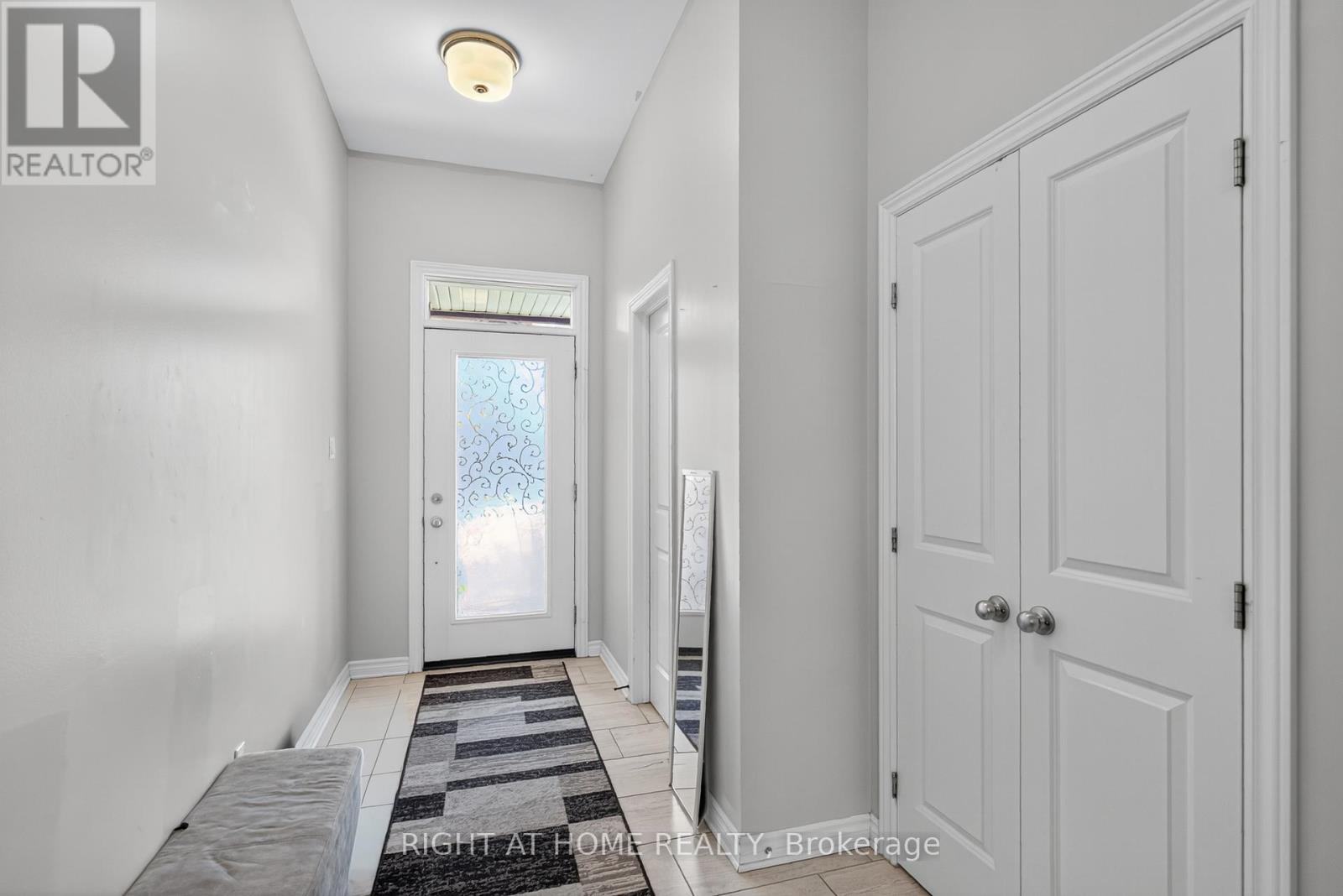 772 Cedar Creek Drive, Ottawa, Ontario  K1T 0B2 - Photo 2 - X12481959