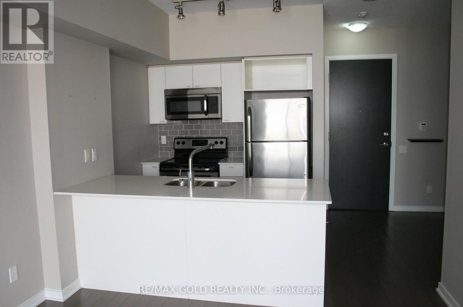 3201 - 105 The Queensway, Toronto, Ontario  M6S 5B5 - Photo 11 - W12502630