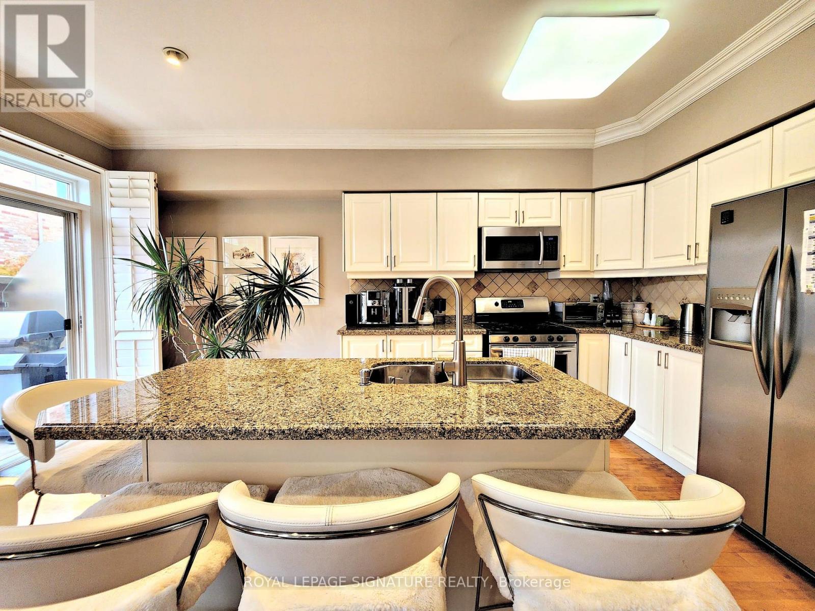 275 Dalesford Road, Toronto, Ontario  M8Y 1G4 - Photo 11 - W12502634