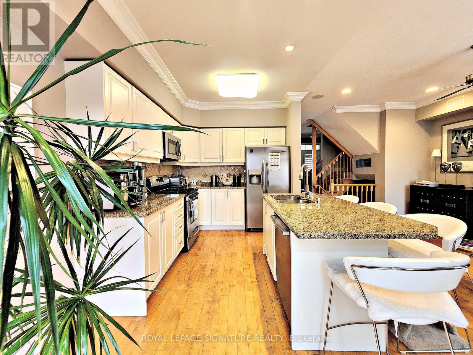 275 Dalesford Road, Toronto, Ontario  M8Y 1G4 - Photo 12 - W12502634