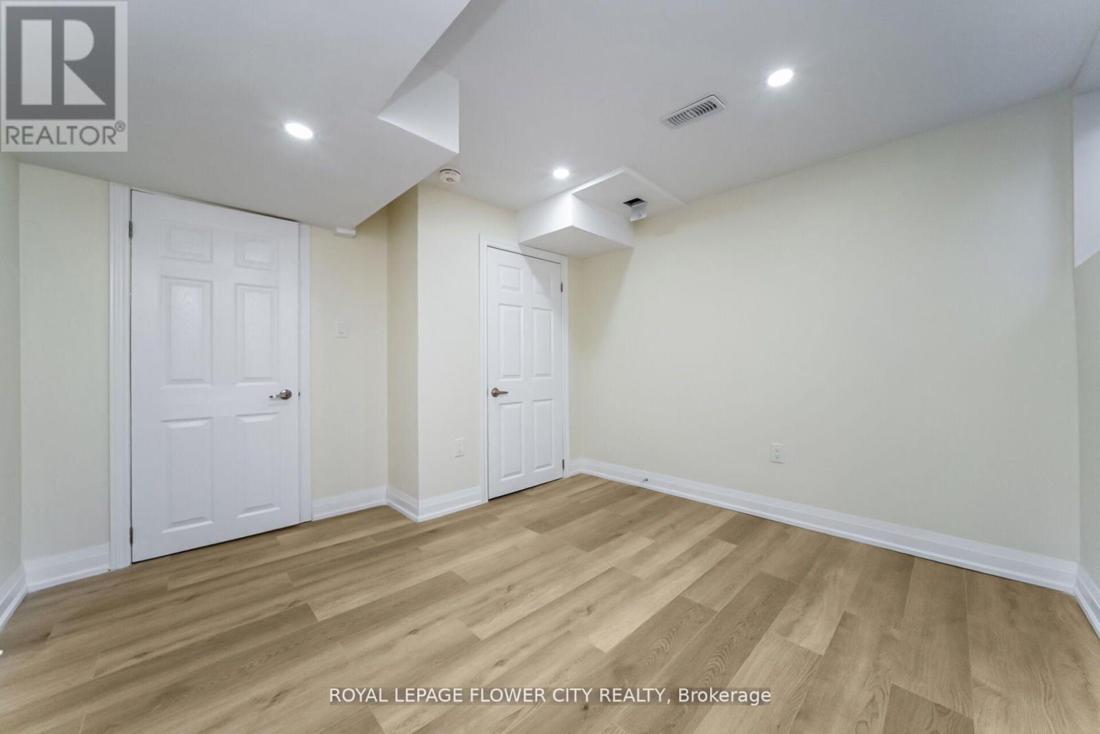 4 Natalie Court E, Brampton, Ontario  L6S 5T2 - Photo 38 - W12502646