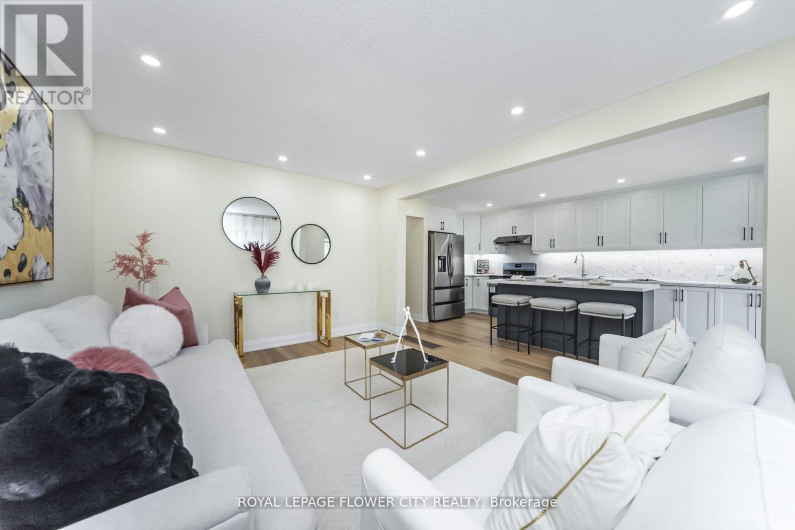 4 Natalie Court E, Brampton, Ontario  L6S 5T2 - Photo 8 - W12502646