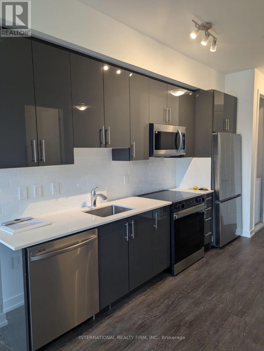 102 - 556 Marlee Avenue, Toronto, Ontario  M6B 0B1 - Photo 4 - W12502656