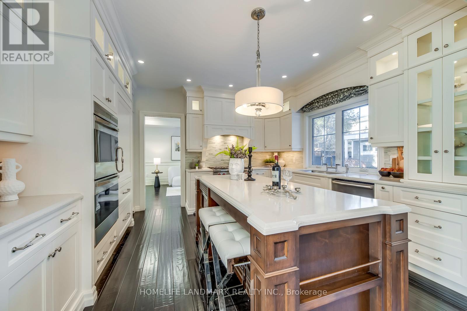 214 Waneta Drive, Oakville, Ontario  L6K 2T5 - Photo 12 - W12502712