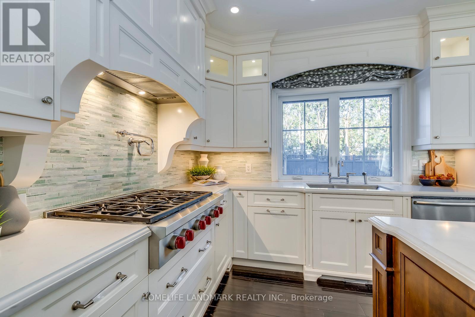 214 Waneta Drive, Oakville, Ontario  L6K 2T5 - Photo 13 - W12502712