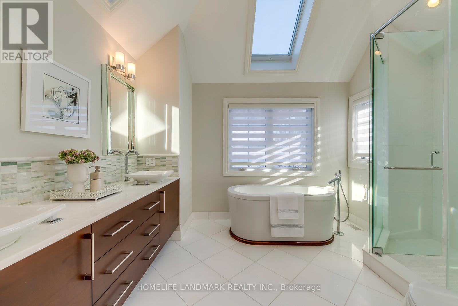 214 Waneta Drive, Oakville, Ontario  L6K 2T5 - Photo 29 - W12502712