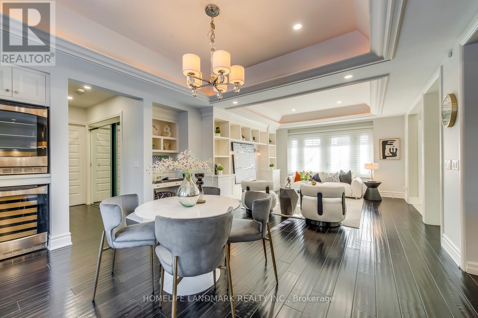 214 Waneta Drive, Oakville, Ontario  L6K 2T5 - Photo 9 - W12502712