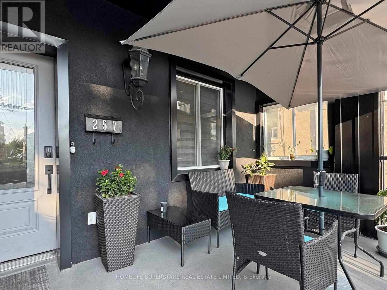 257 PRESCOTT AVENUE, Toronto, Ontario