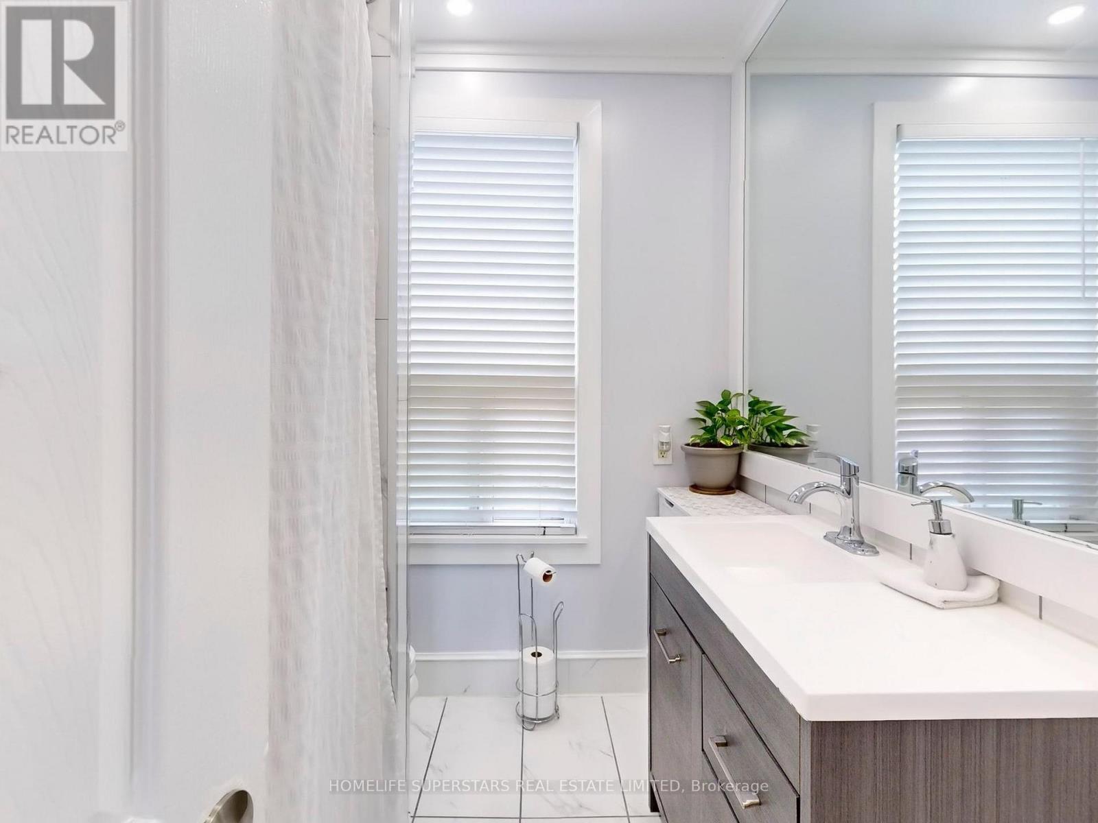 257 Prescott Avenue, Toronto, Ontario  M6N 3G9 - Photo 26 - W12502728