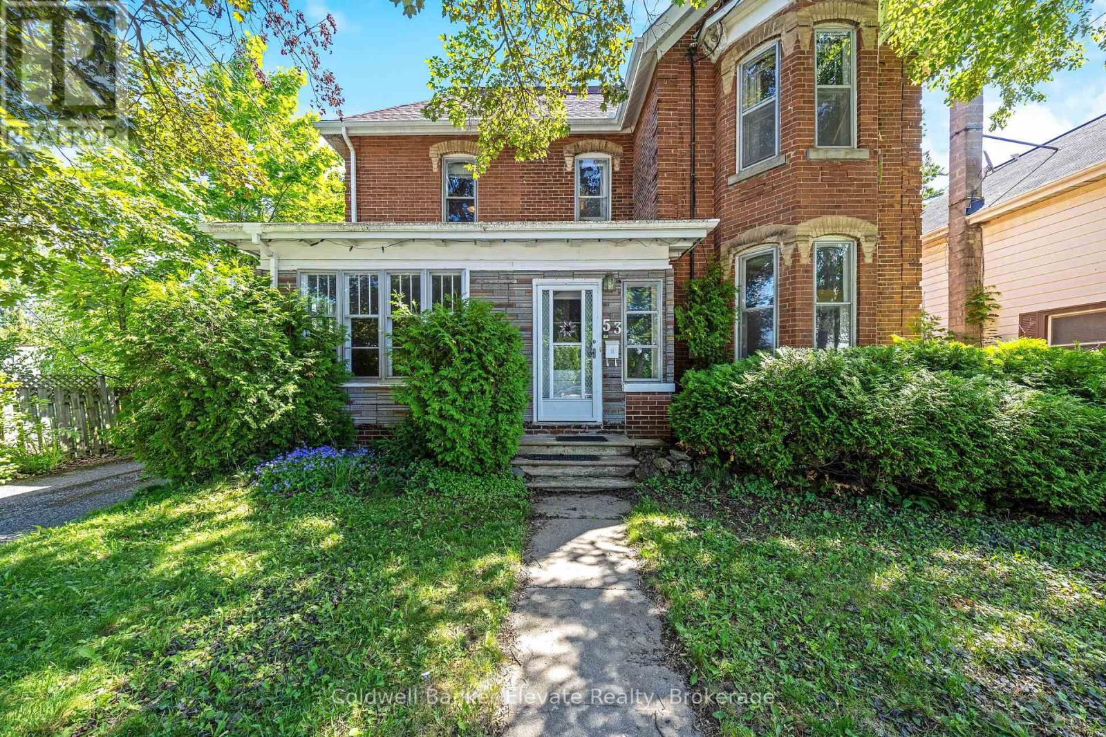 53 Willow Street N, Halton Hills, Ontario  L7J 1Z8 - Photo 3 - W12502734