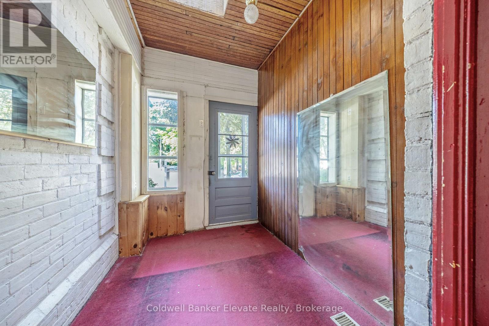 53 Willow Street N, Halton Hills, Ontario  L7J 1Z8 - Photo 4 - W12502734