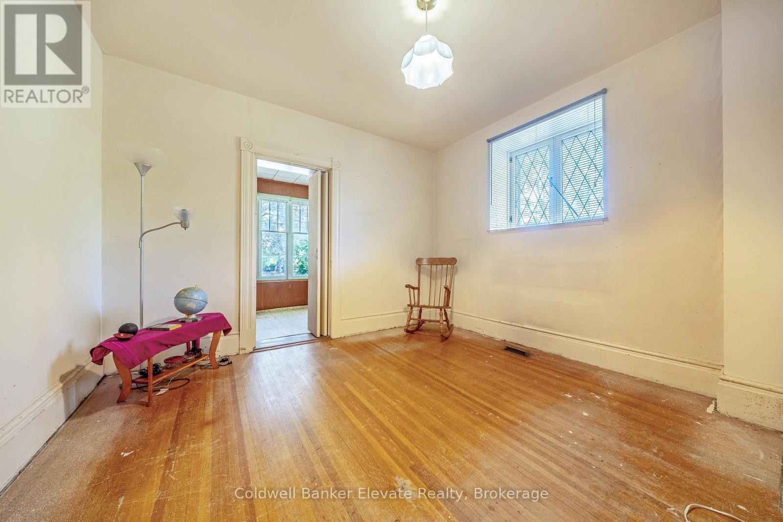 53 Willow Street N, Halton Hills, Ontario  L7J 1Z8 - Photo 6 - W12502734