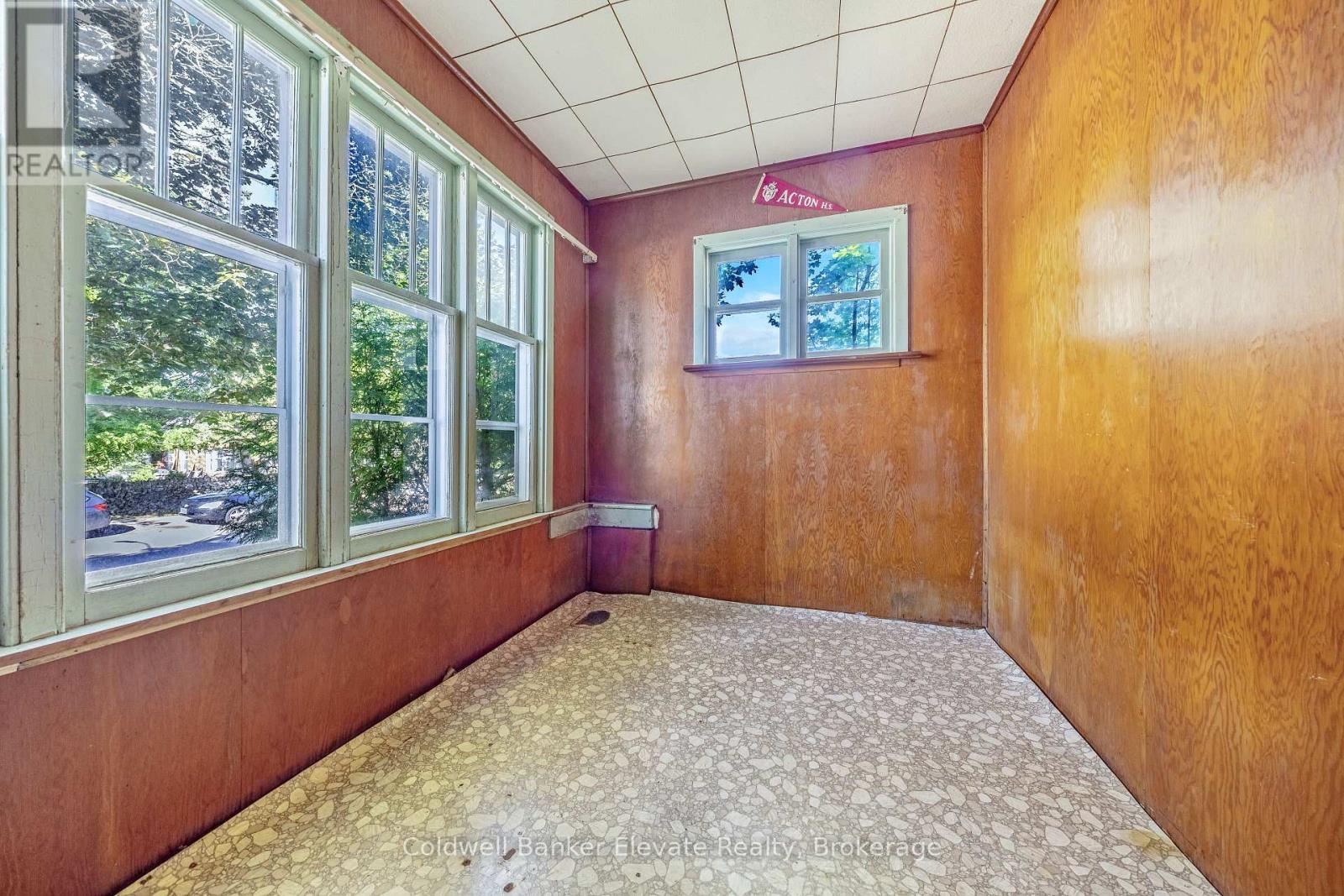 53 Willow Street N, Halton Hills, Ontario  L7J 1Z8 - Photo 8 - W12502734