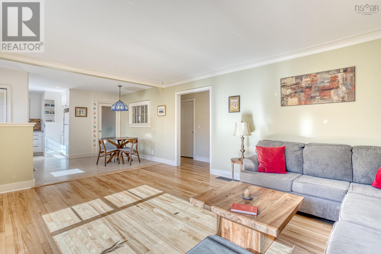 Property at 21 Lawnwood Avenue image 2