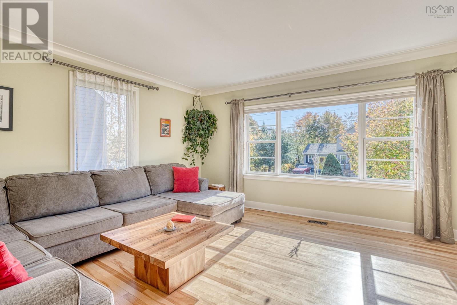 21 Lawnwood Avenue, Halifax, Nova Scotia