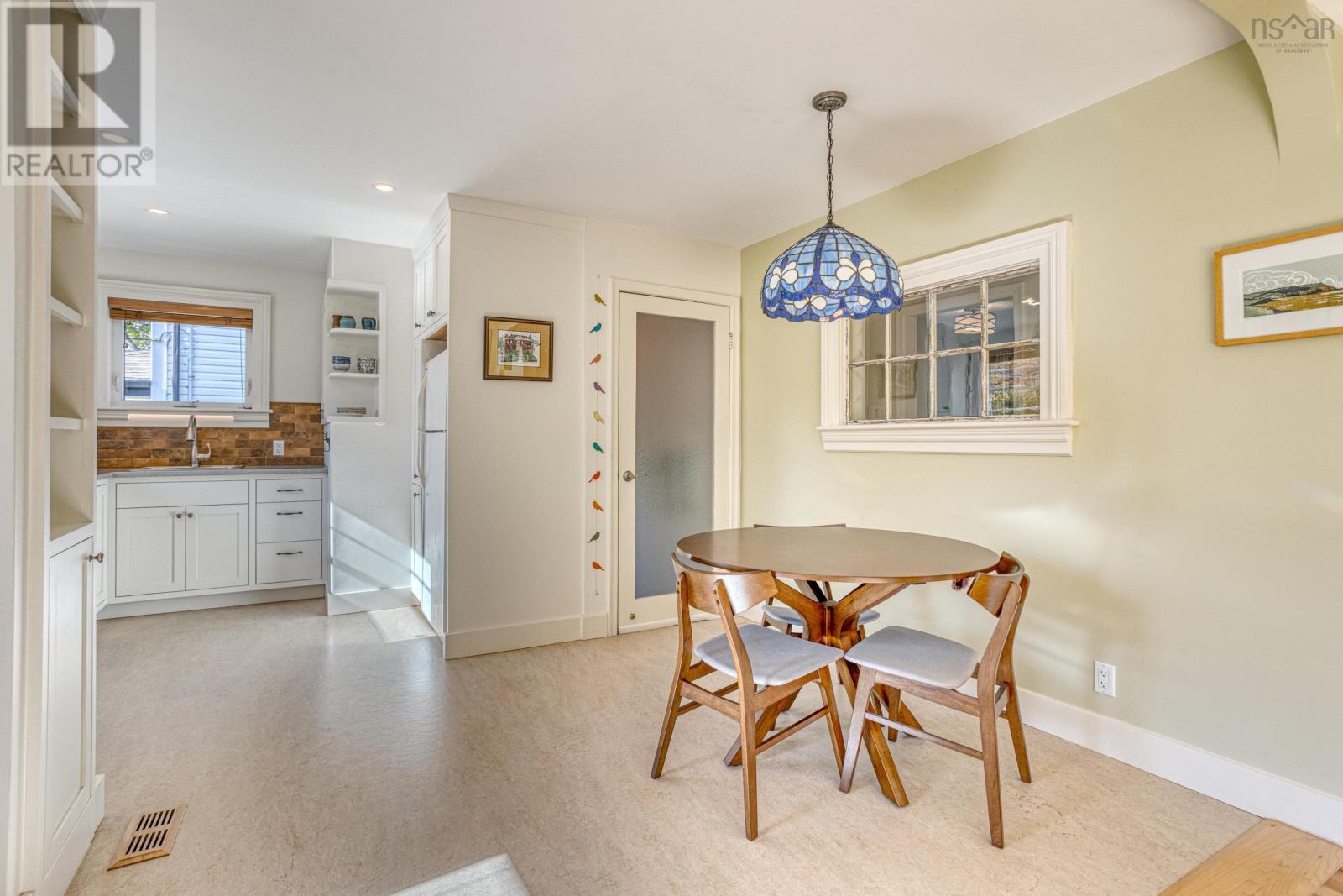 Property at 21 Lawnwood Avenue image 5