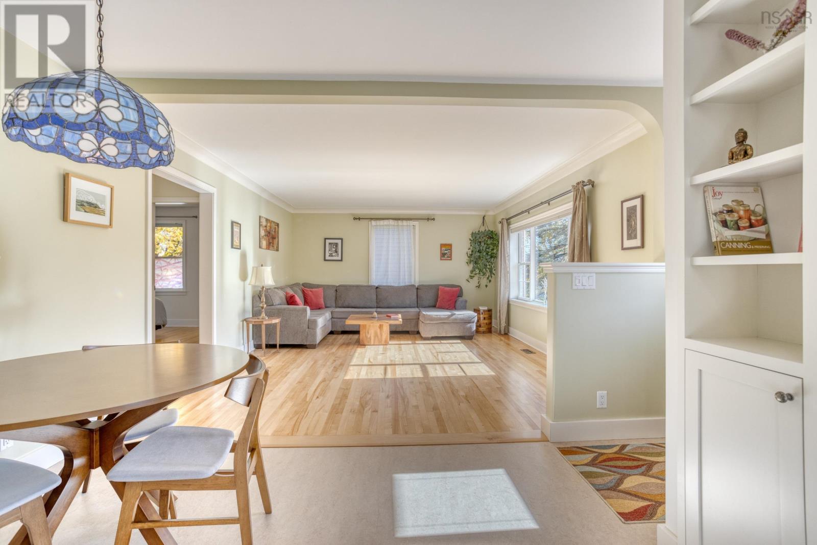 Property at 21 Lawnwood Avenue image 4