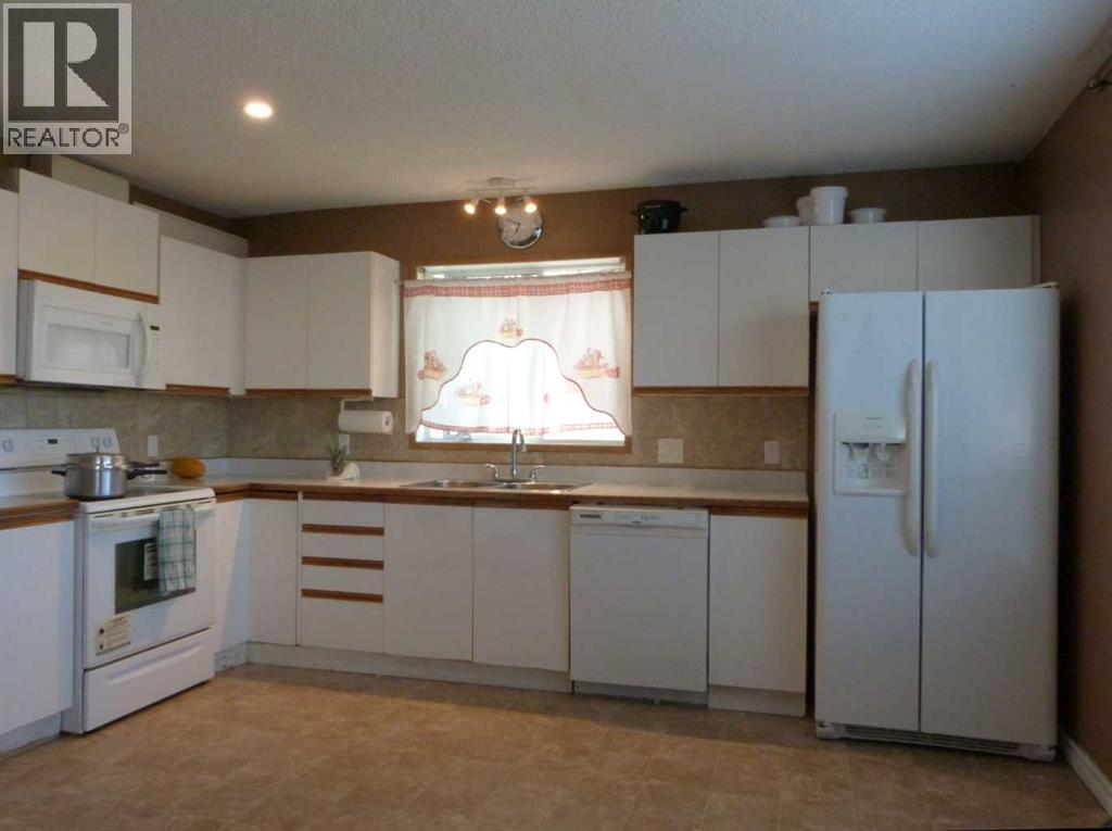 34 Martinridge Road Ne, Calgary, Alberta  T3J 3L4 - Photo 11 - A2220346