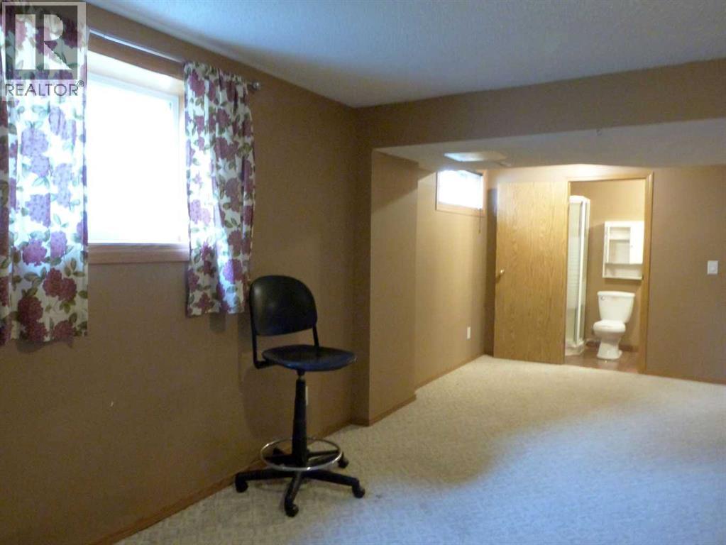 34 Martinridge Road Ne, Calgary, Alberta  T3J 3L4 - Photo 26 - A2220346