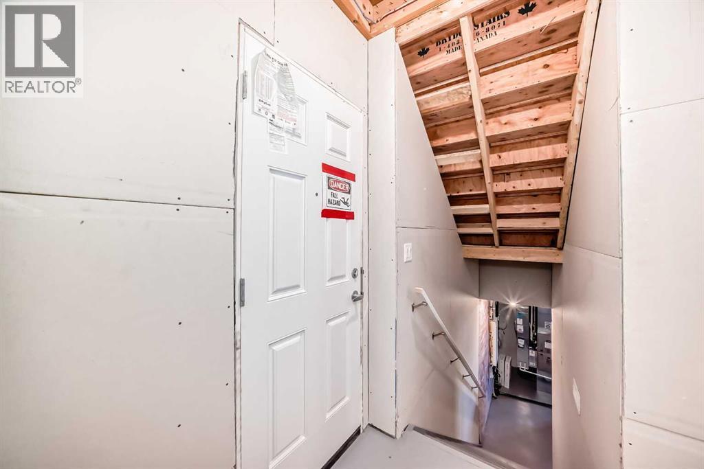 15 Magnolia Street, Calgary, Alberta  T3M 4C8 - Photo 38 - A2238787