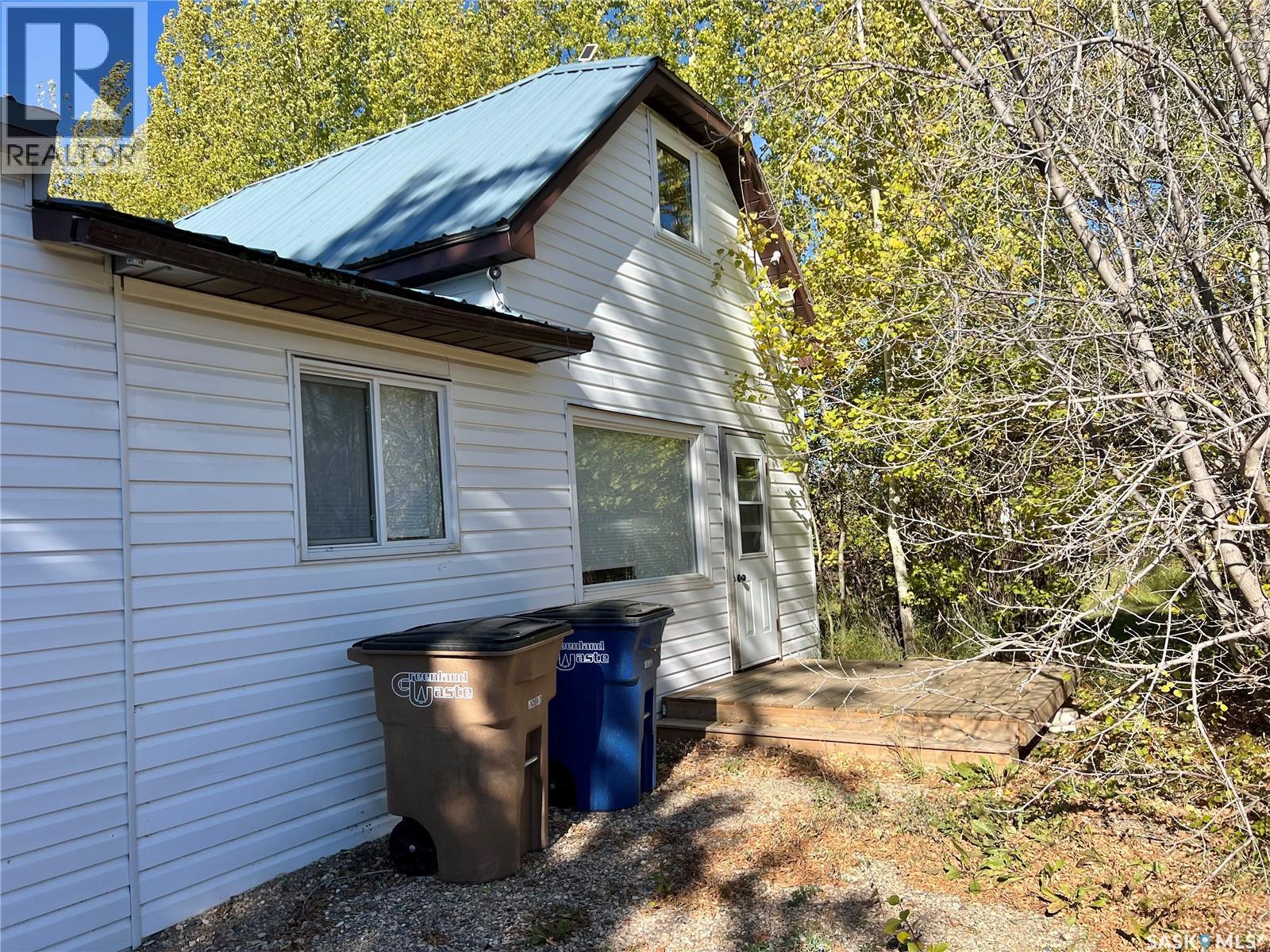 113-117 Second Street E, Yellow Creek, Saskatchewan  S0K 4X0 - Photo 2 - SK022252