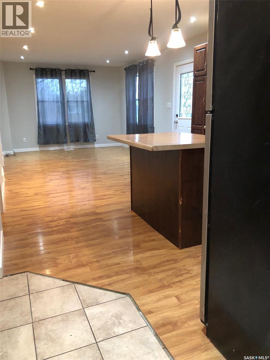 240 3rd Avenue W, Canora, Saskatchewan  S0A 0L0 - Photo 13 - SK022230