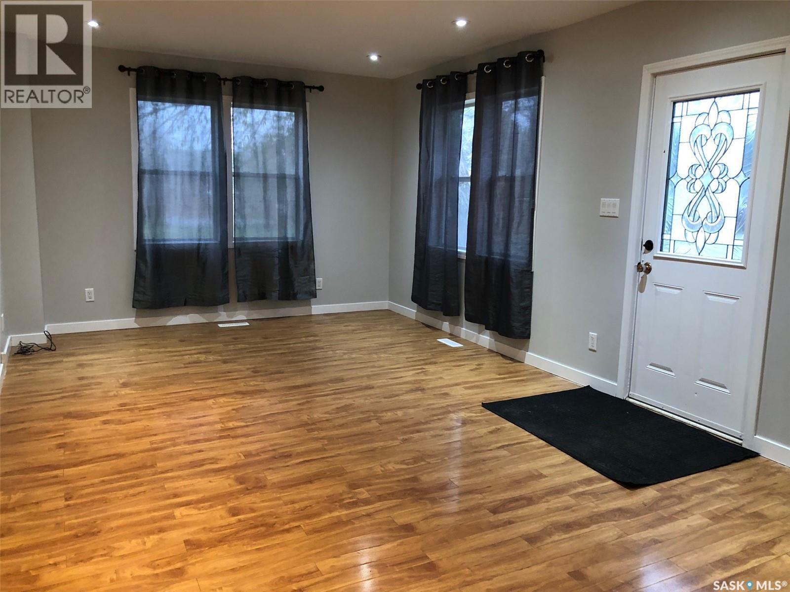 240 3rd Avenue W, Canora, Saskatchewan  S0A 0L0 - Photo 14 - SK022230